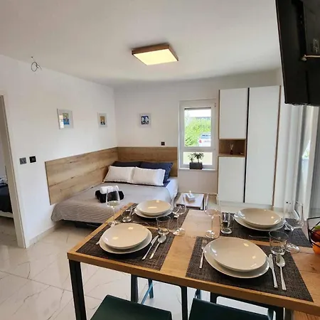 Appartamento Apartments Albert Krk Town