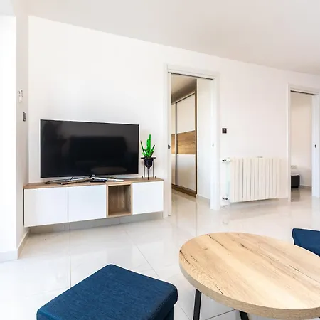 Apartments Albert * Krk Town