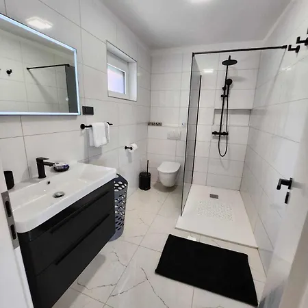 Apartments Albert Apartment *