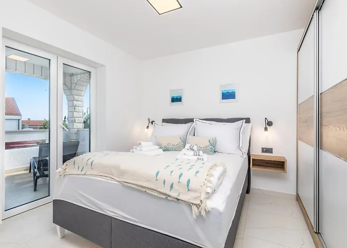 Apartments Albert קרק